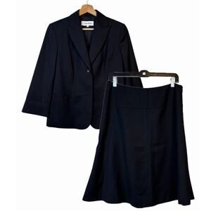 Calvin Klein Skirt Suit Size 8 A Line Skirt and 2 Buttons Blazer Professional